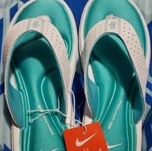 Nike flip flops